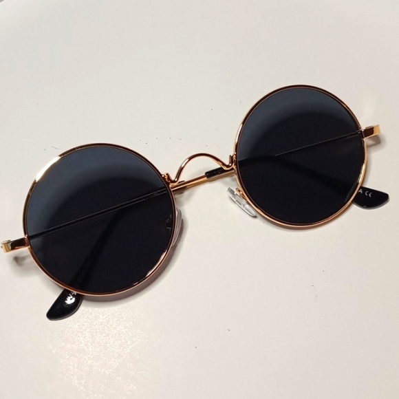 BLACK CIRCLE SUNGLASSES - Picture 2 of 5